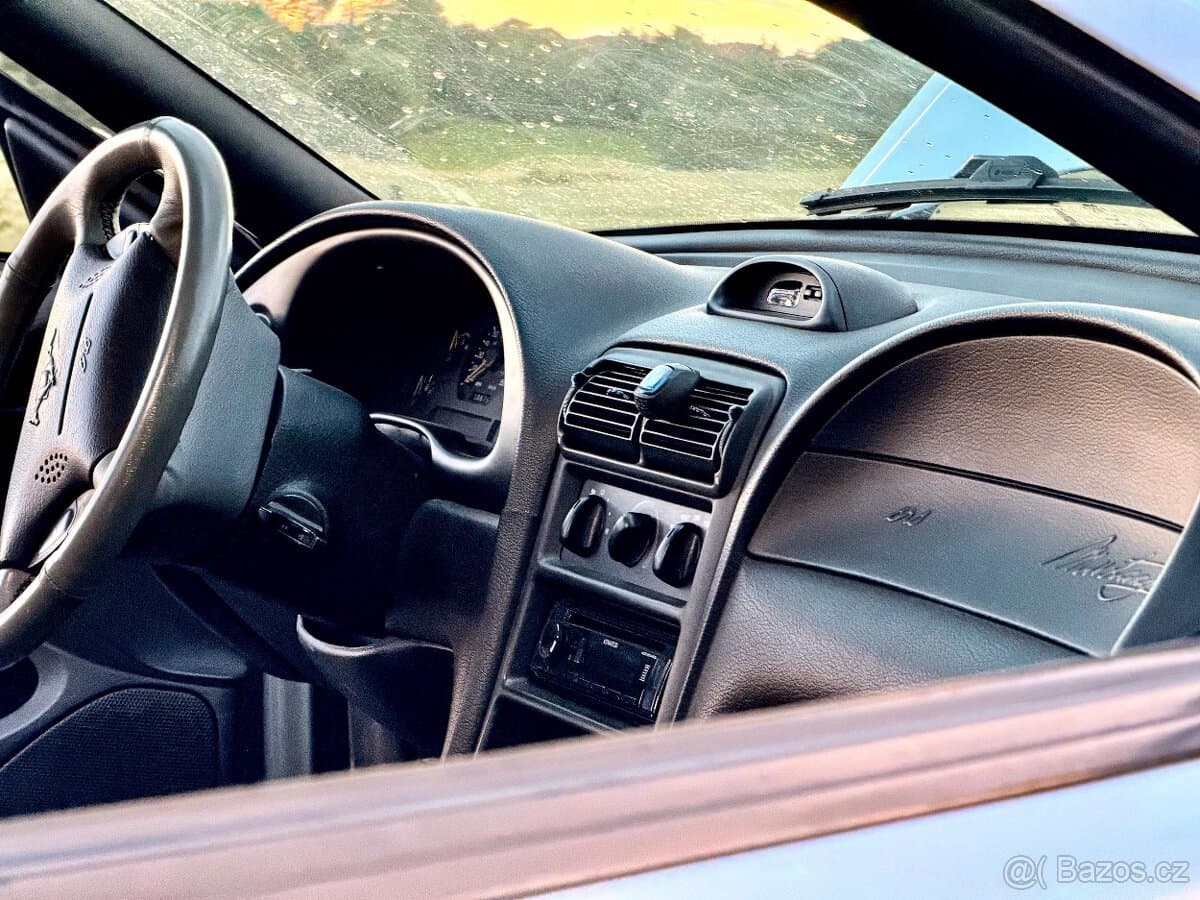 1994 Ford MUSTANG - 5