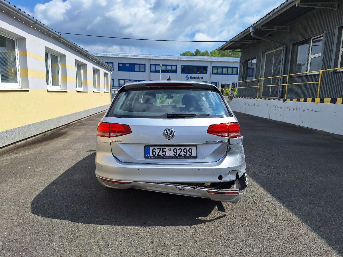 2015 Volkswagen PASSAT - 5