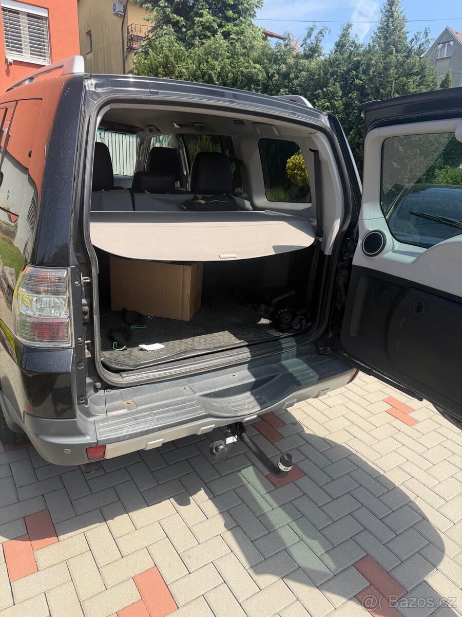 2009 Mitsubishi PAJERO - 5