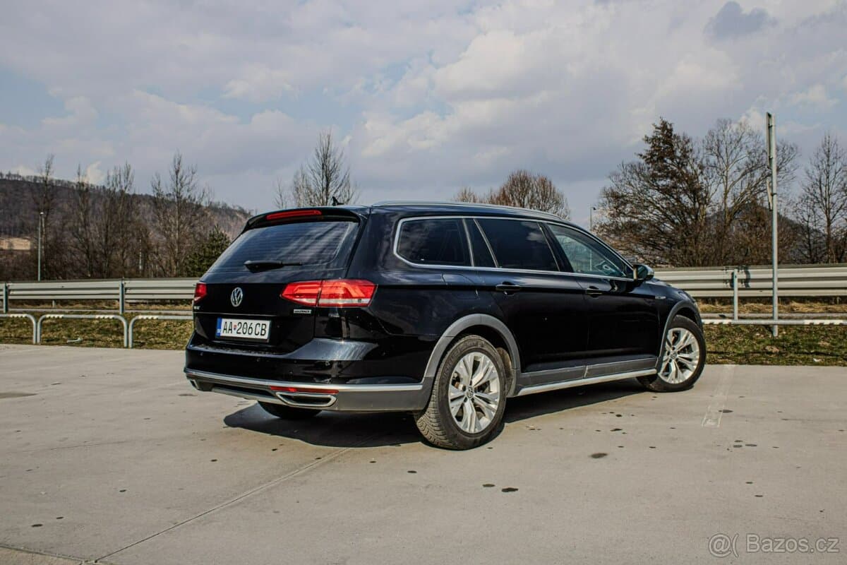 2017 Volkswagen PASSAT - 5