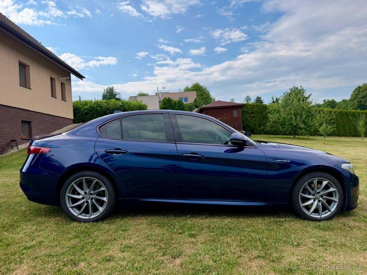 2017 Alfa Romeo GIULIA - 5