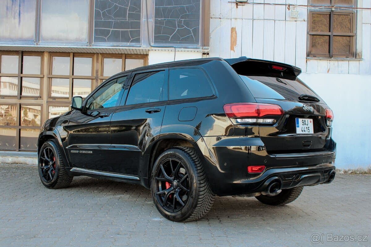 2017 Jeep CHEROKEE - 5