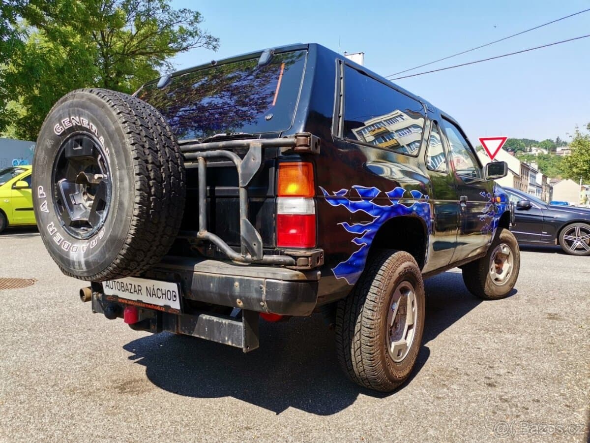 1989 Nissan PATHFINDER - 5