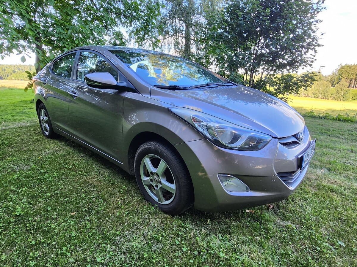 2012 Hyundai ELANTRA - 5