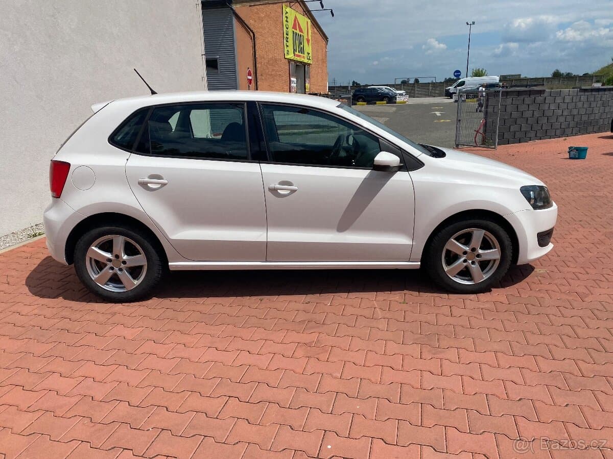 2010 Volkswagen POLO - 5