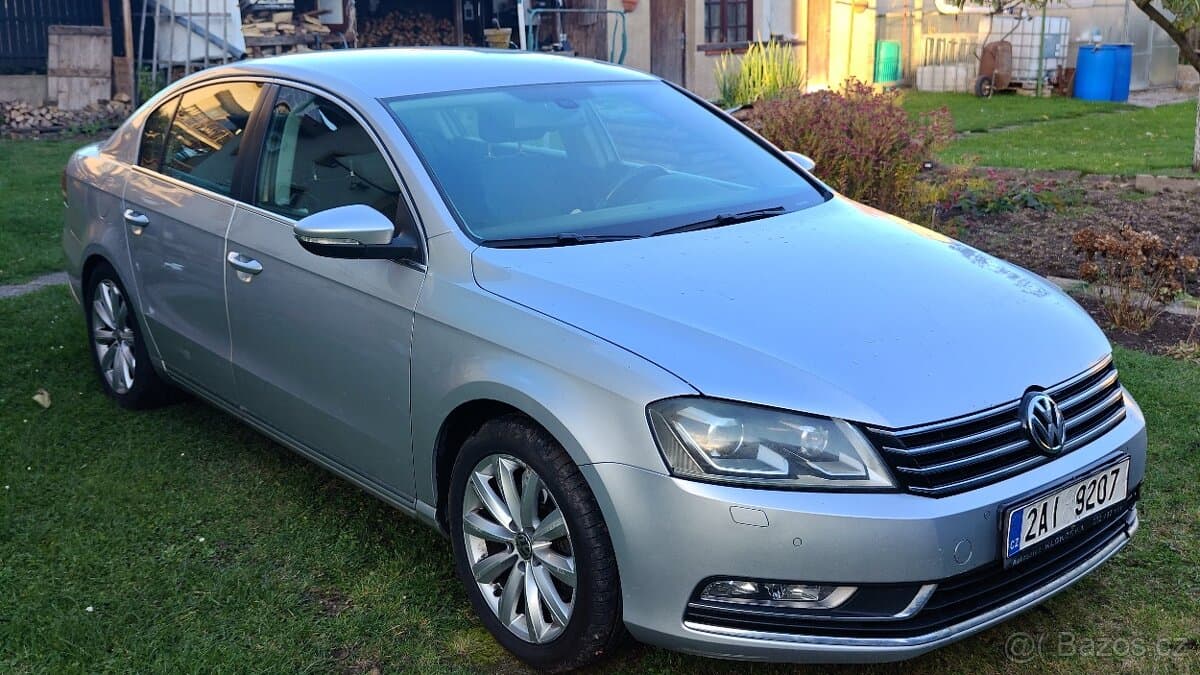 2011 Volkswagen PASSAT - 5