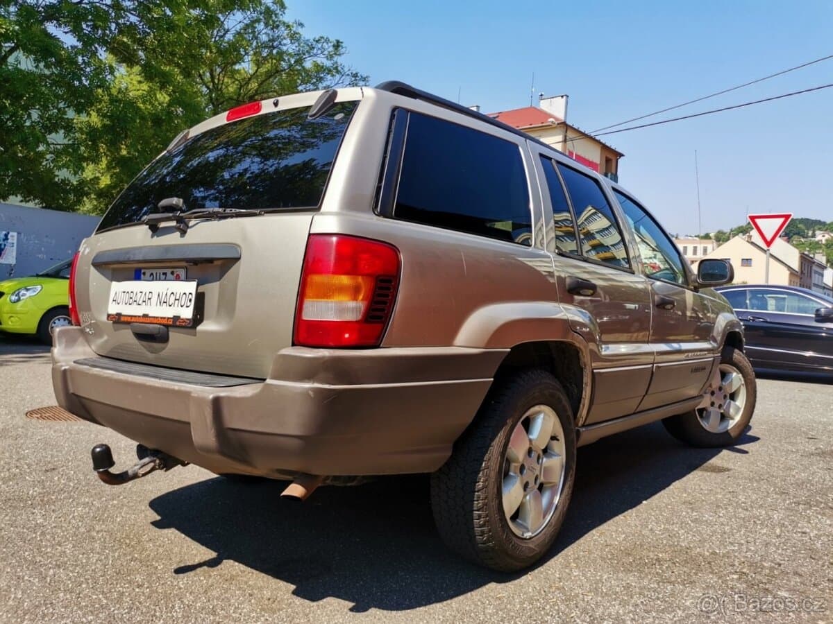 2004 Jeep CHEROKEE - 5