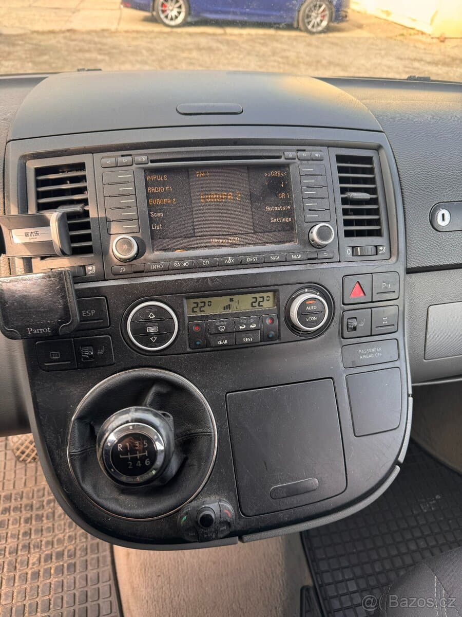 Volkswagen MULTIVAN - 5