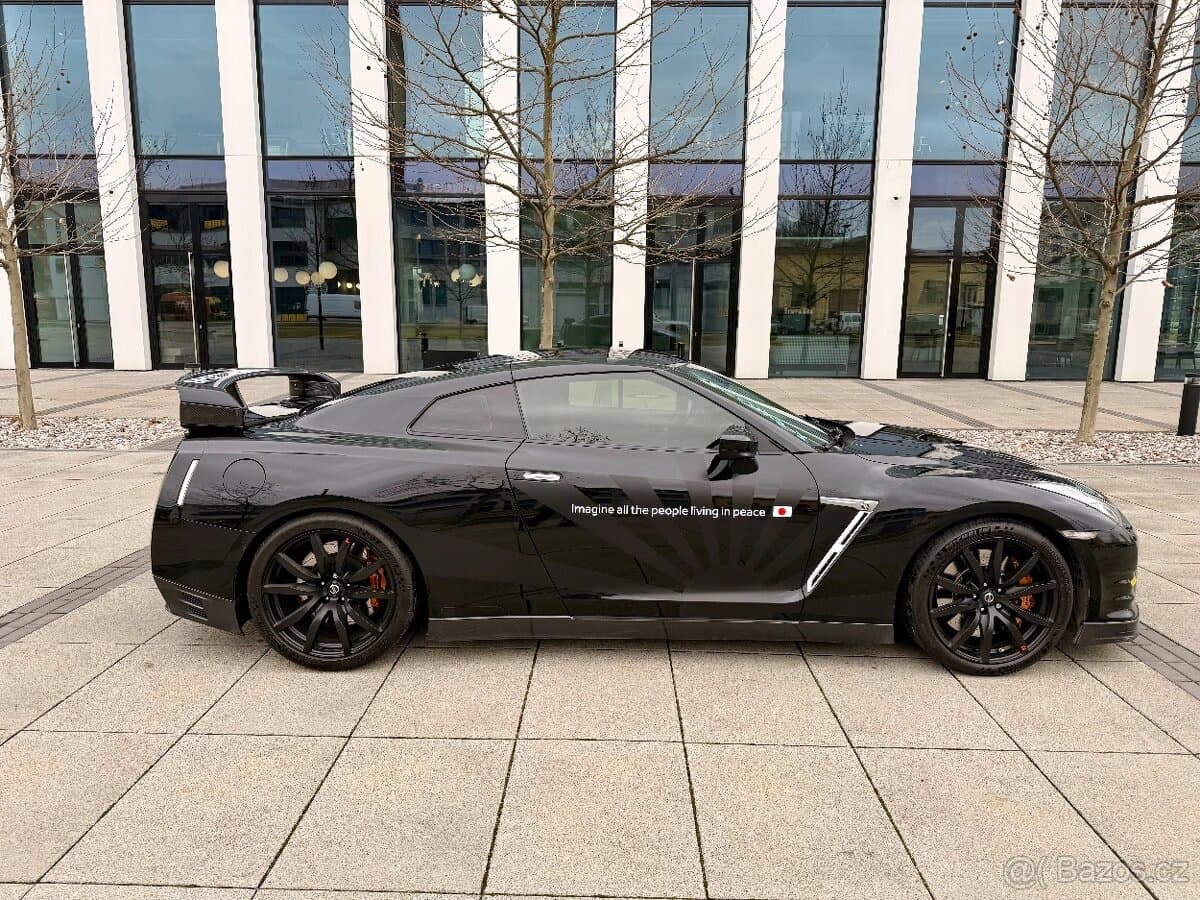 2014 Nissan GT-R - 5
