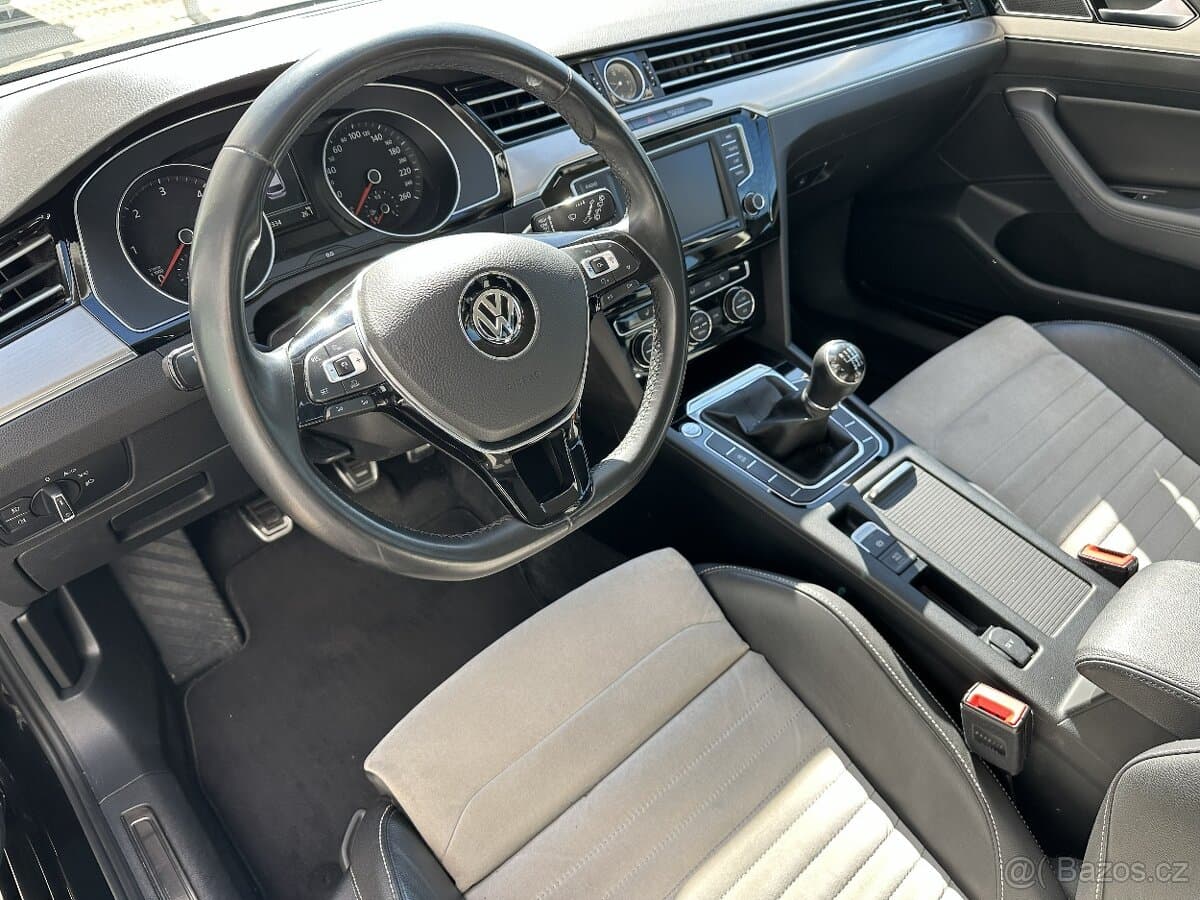 2015 Volkswagen PASSAT - 5