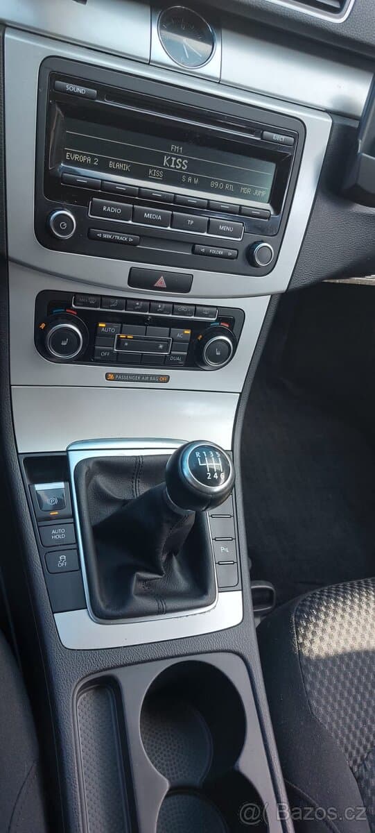 2011 Volkswagen PASSAT - 5