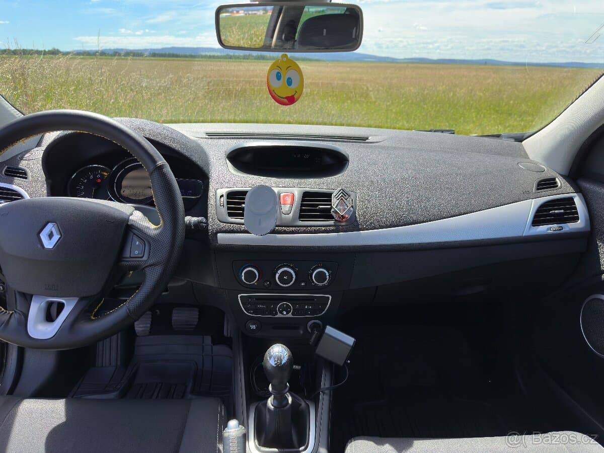 2010 Renault MEGANE - 5