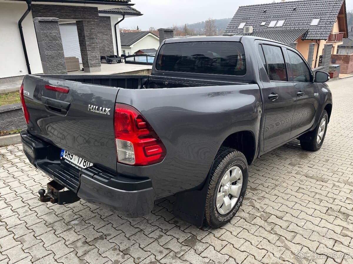 2017 Toyota HILUX - 5
