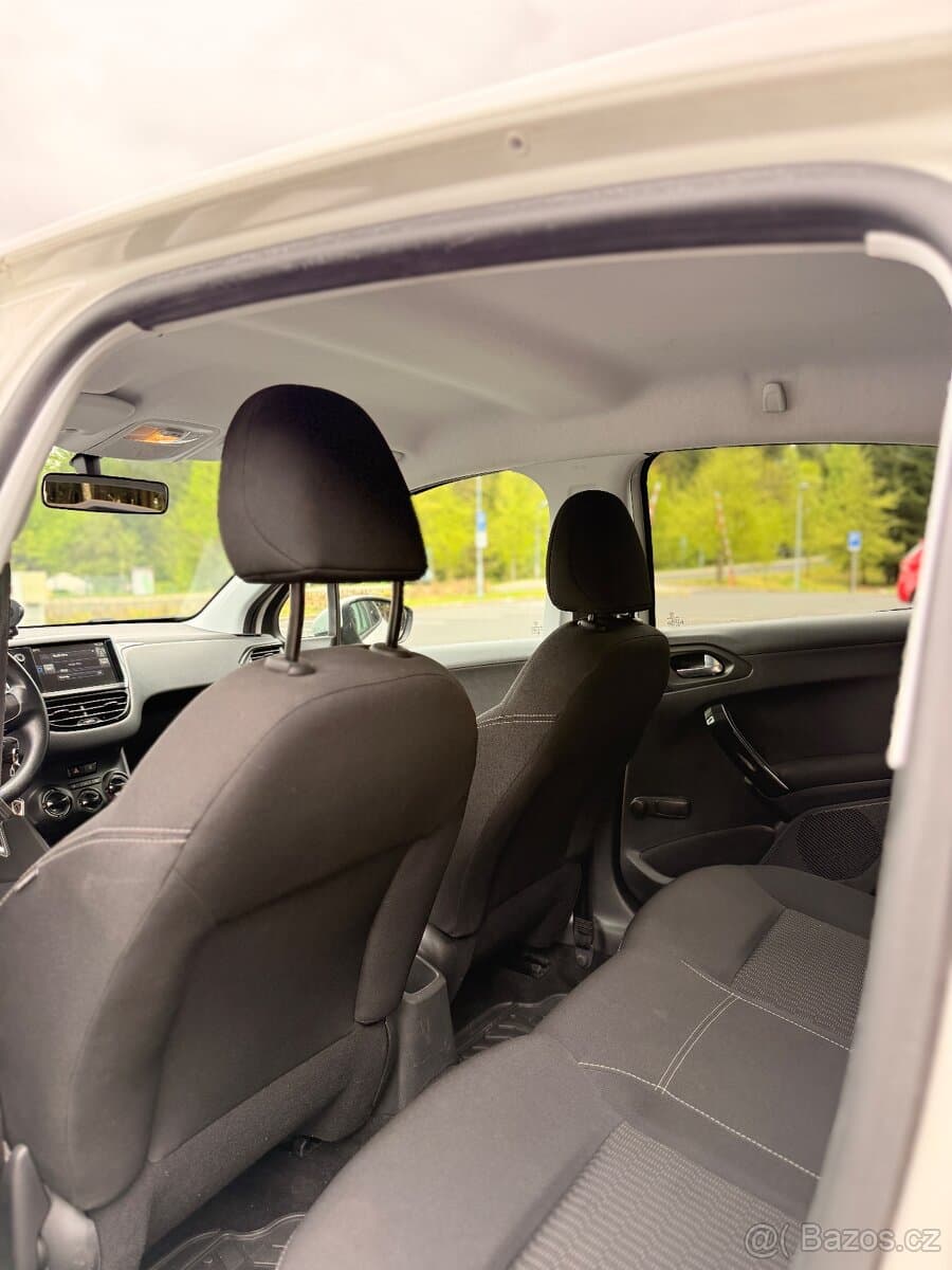 2016 Peugeot 208 - 5
