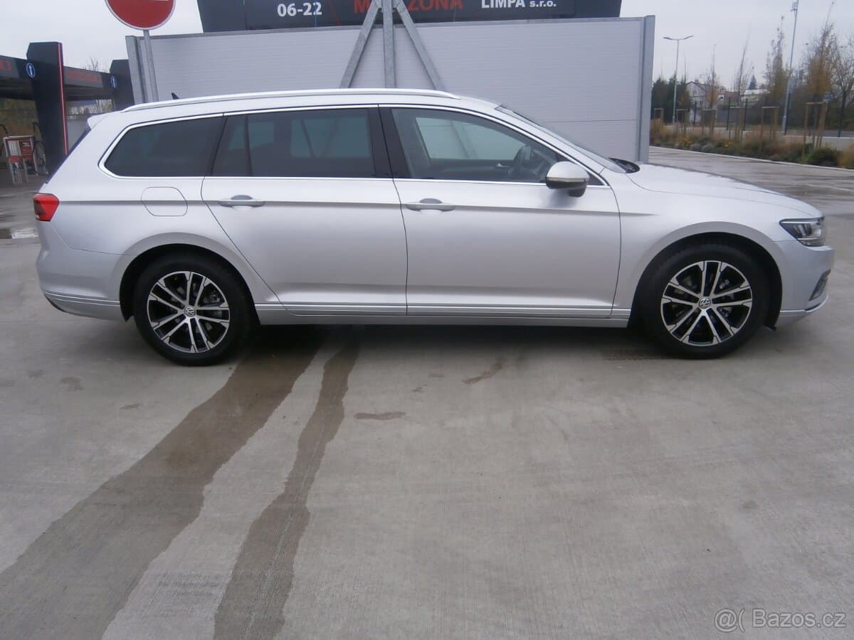 2020 Volkswagen PASSAT - 5
