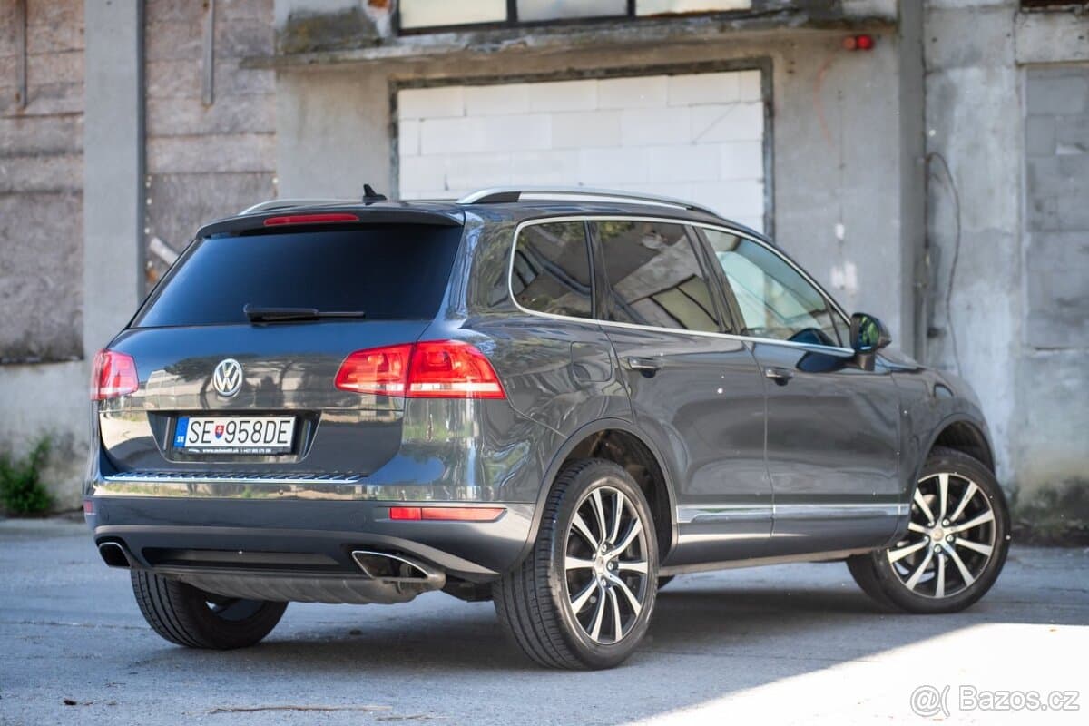2011 Volkswagen TOUAREG - 5