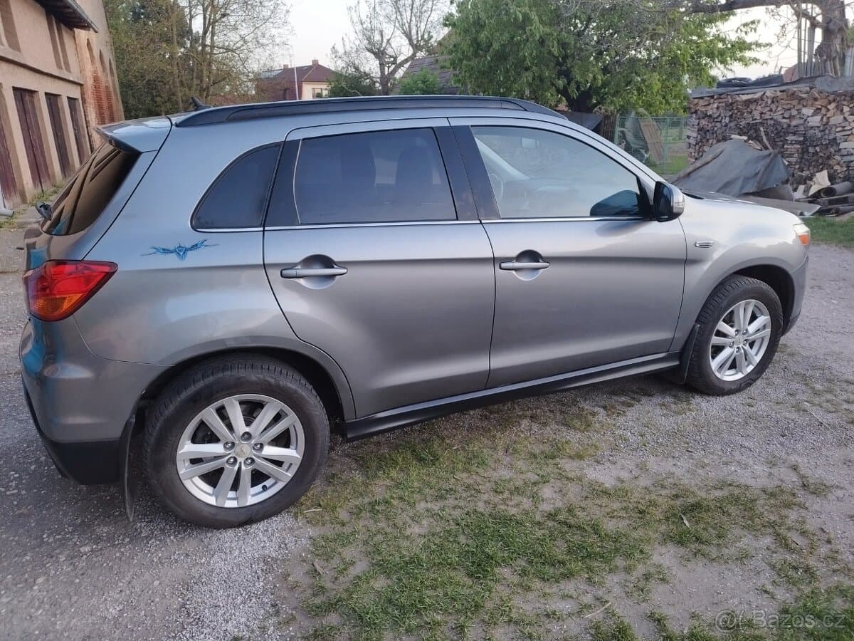 2011 Mitsubishi ASX - 5