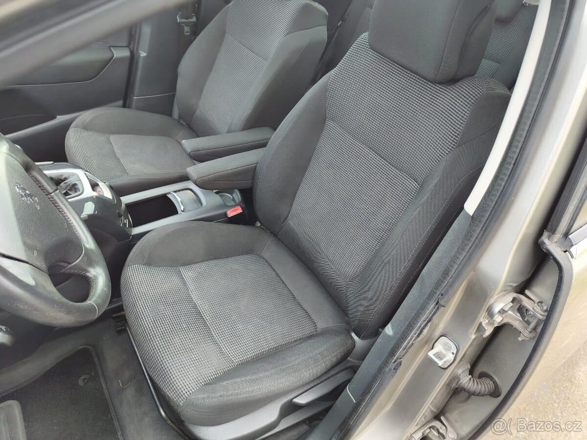 2010 Peugeot 5008 - 5