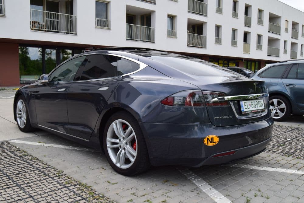 2015 Tesla MODEL S - 5