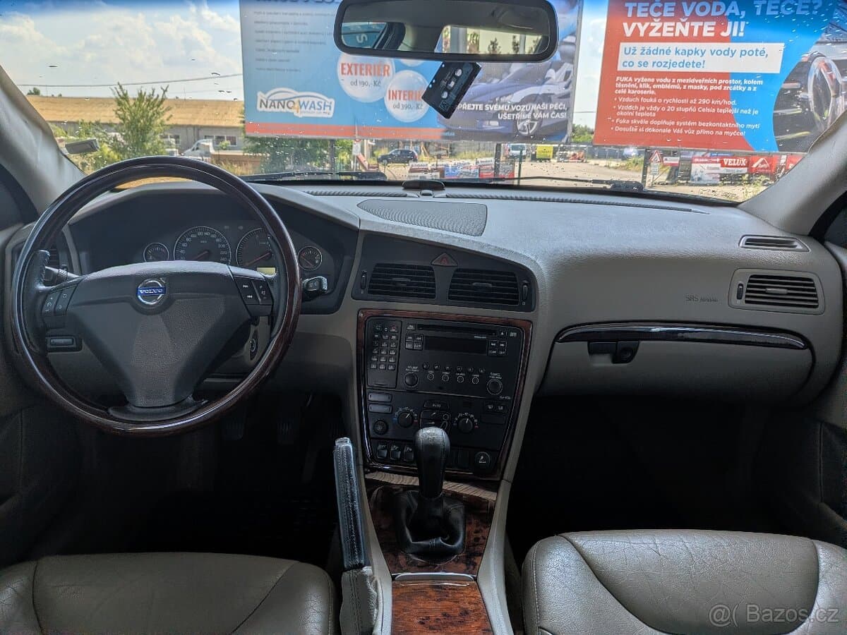 2005 Volvo V70 - 5
