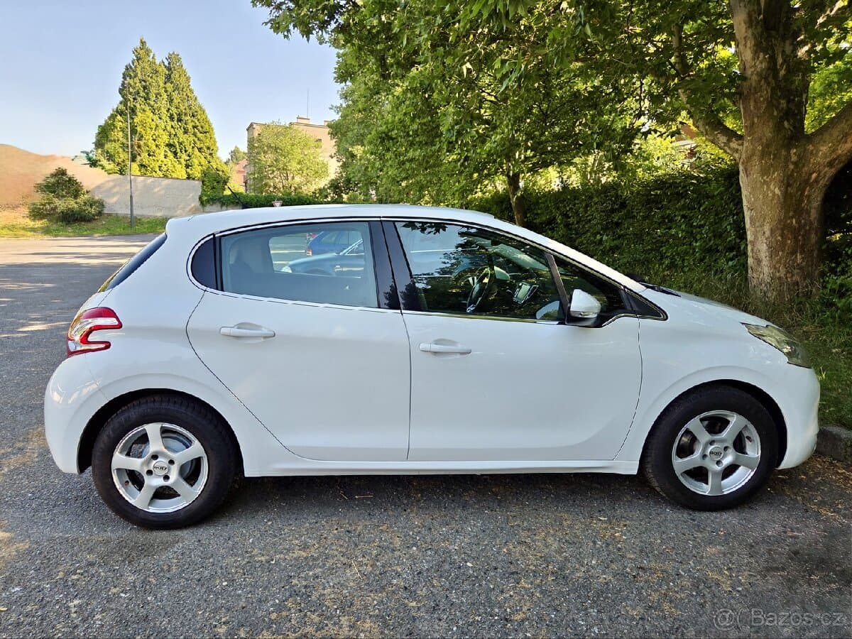 2013 Peugeot 208 - 5