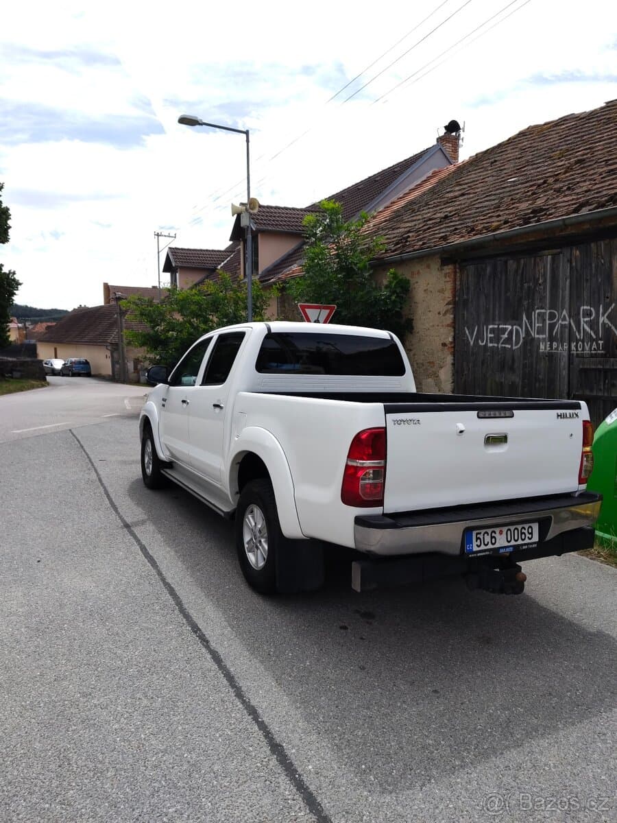 2012 Toyota HILUX - 5