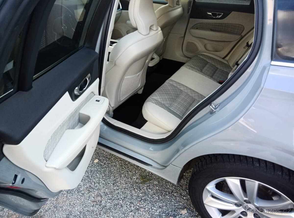 2024 Volvo V60 - 5