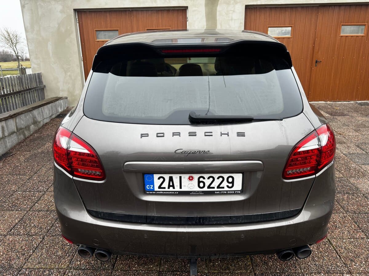2010 Porsche CAYENNE - 5