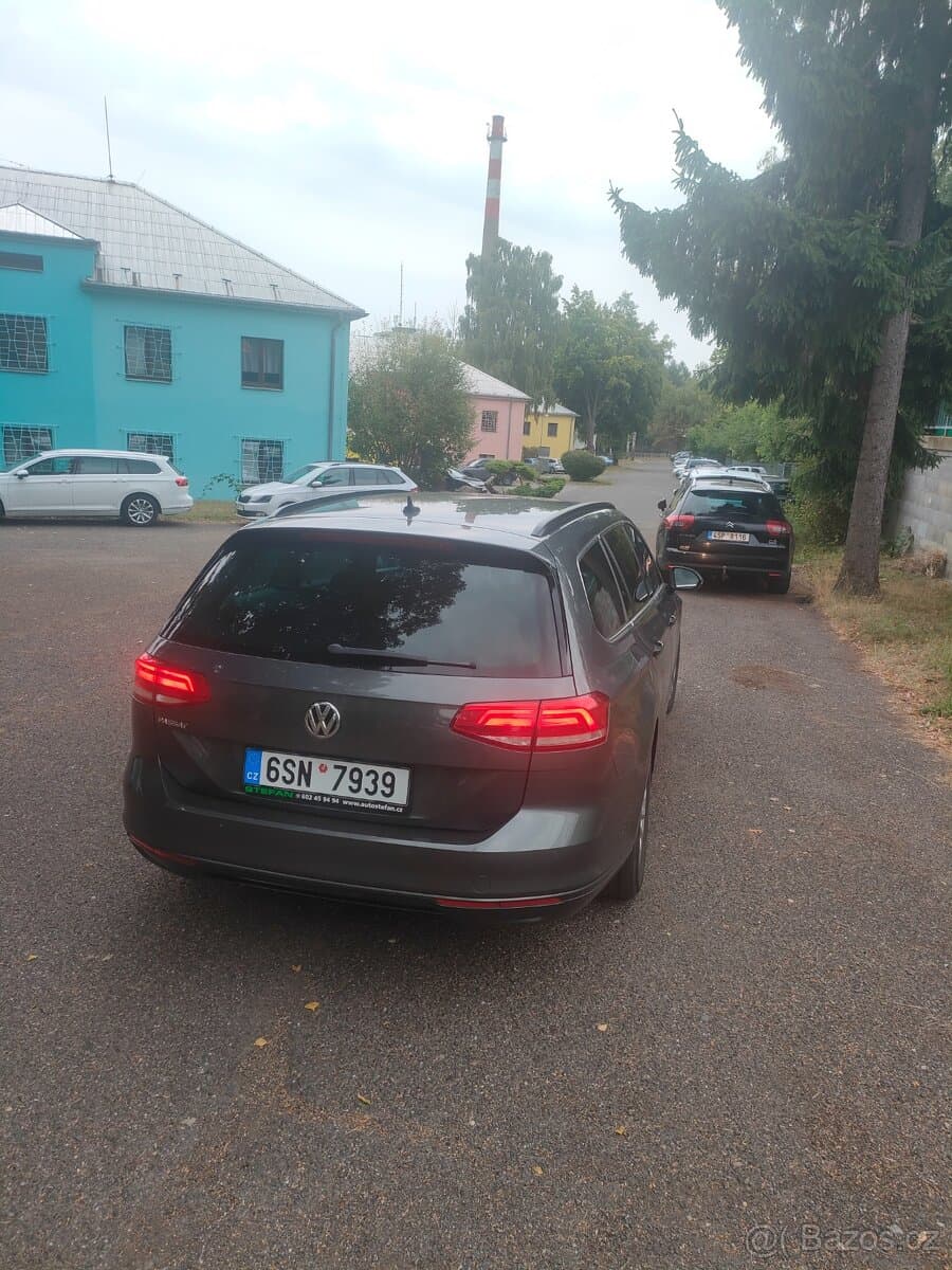 2017 Volkswagen PASSAT - 5