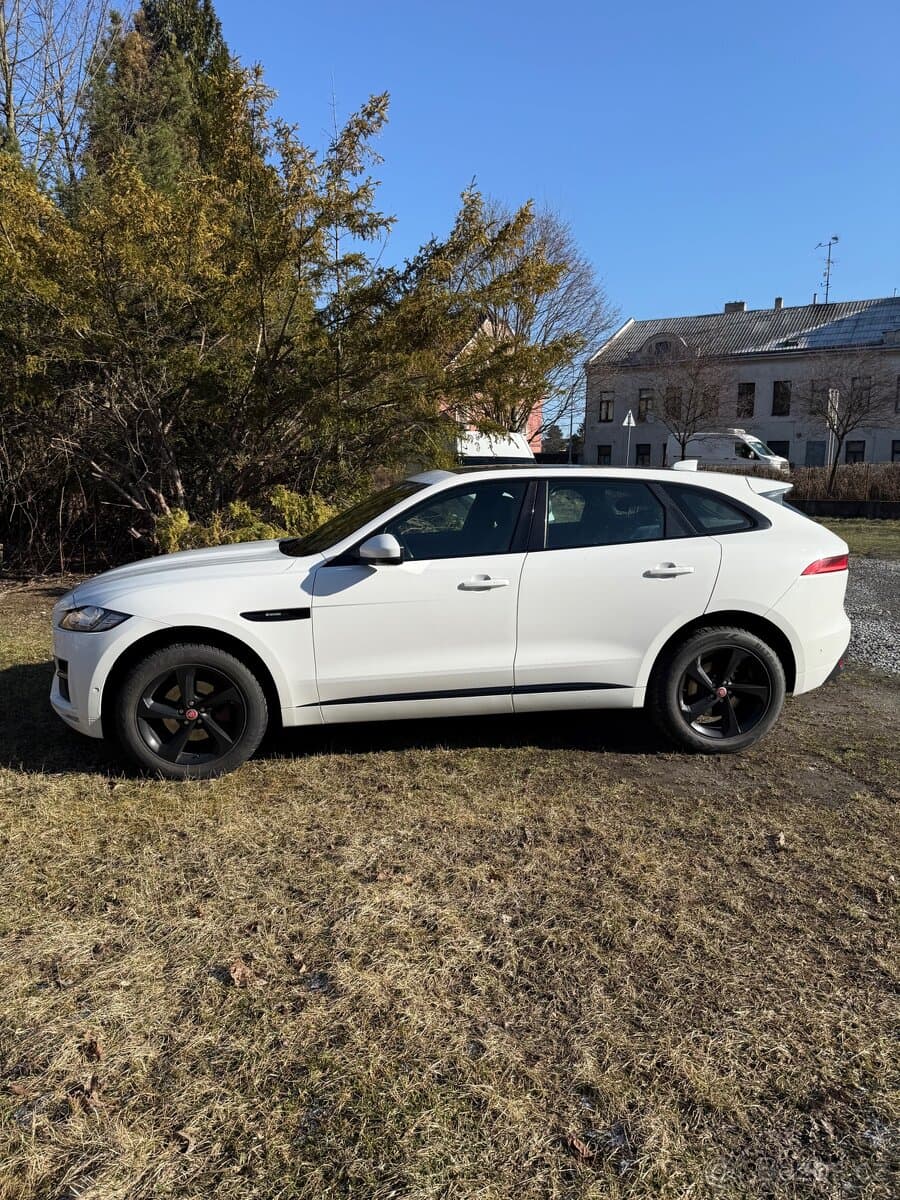 2017 Jaguar F-PACE - 5