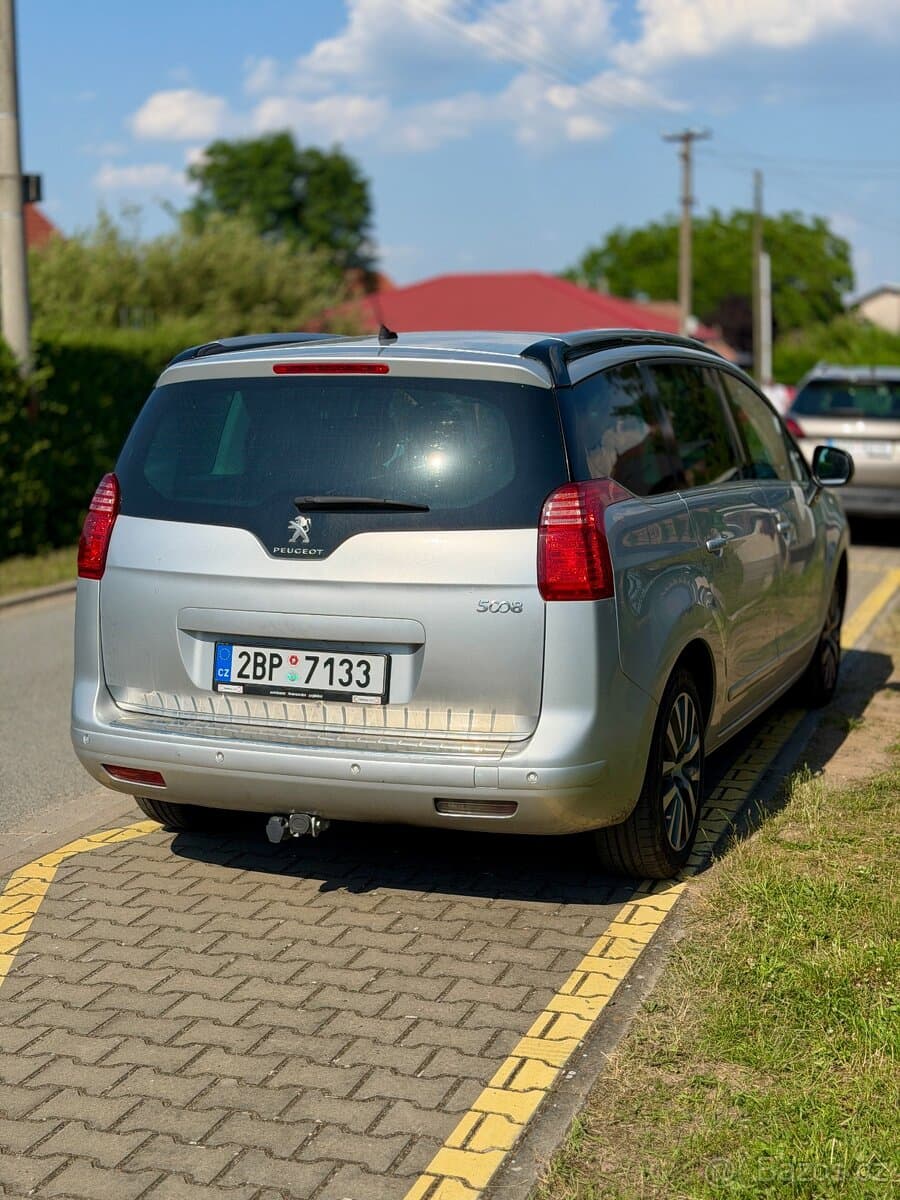 Peugeot 5008 - 5