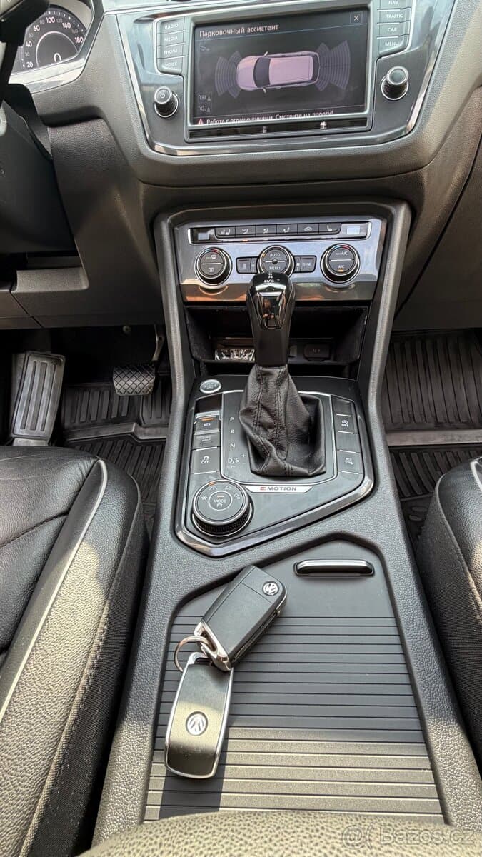 2017 Volkswagen TIGUAN - 5