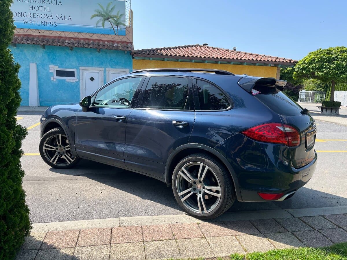 2012 Porsche CAYENNE - 5