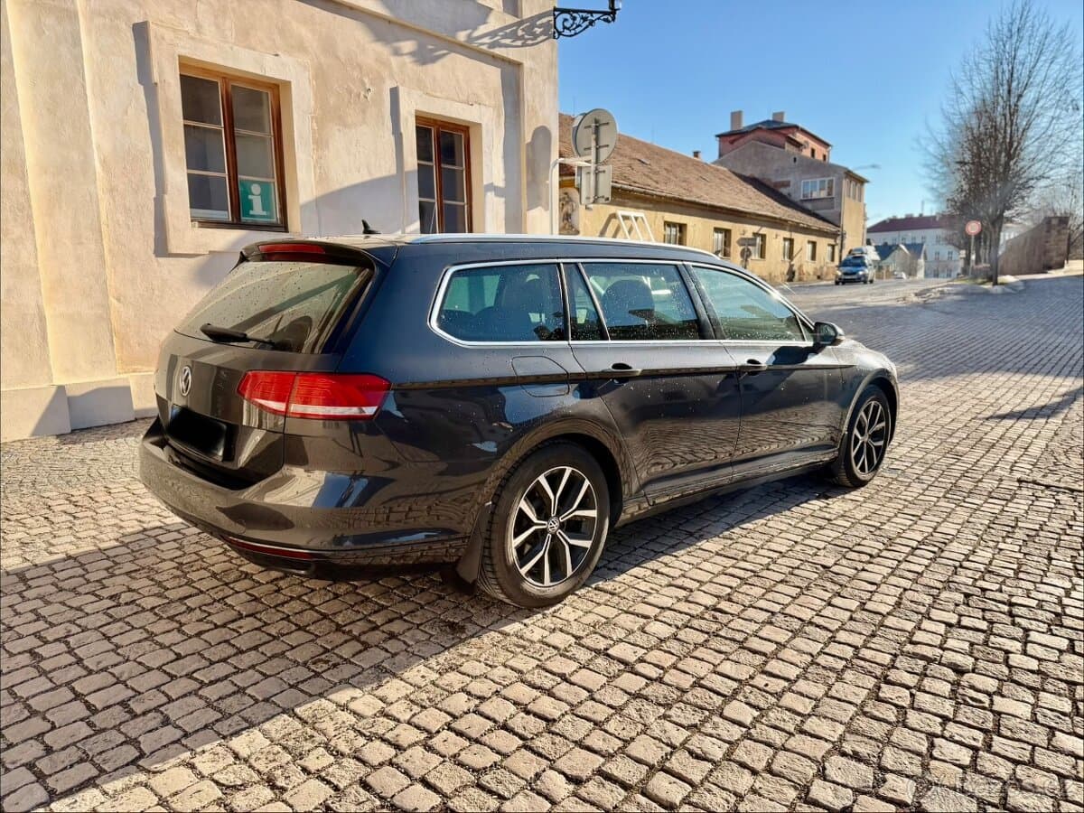 2019 Volkswagen PASSAT - 5
