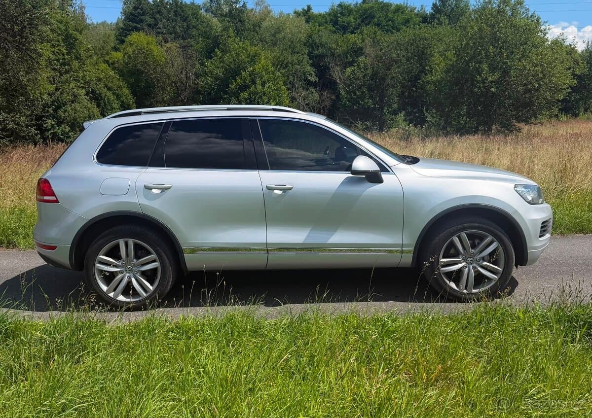 2011 Volkswagen TOUAREG - 5