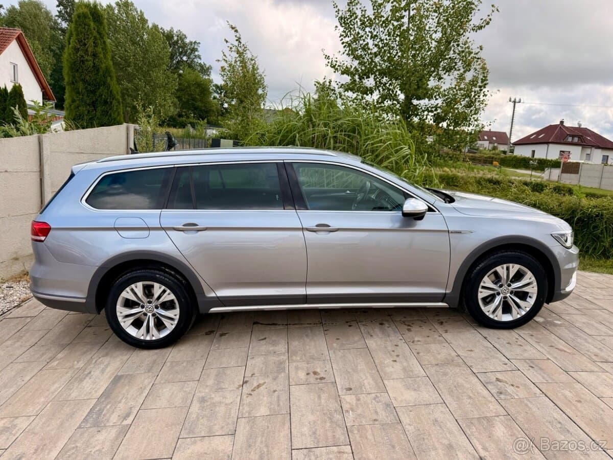 2019 Volkswagen PASSAT - 5