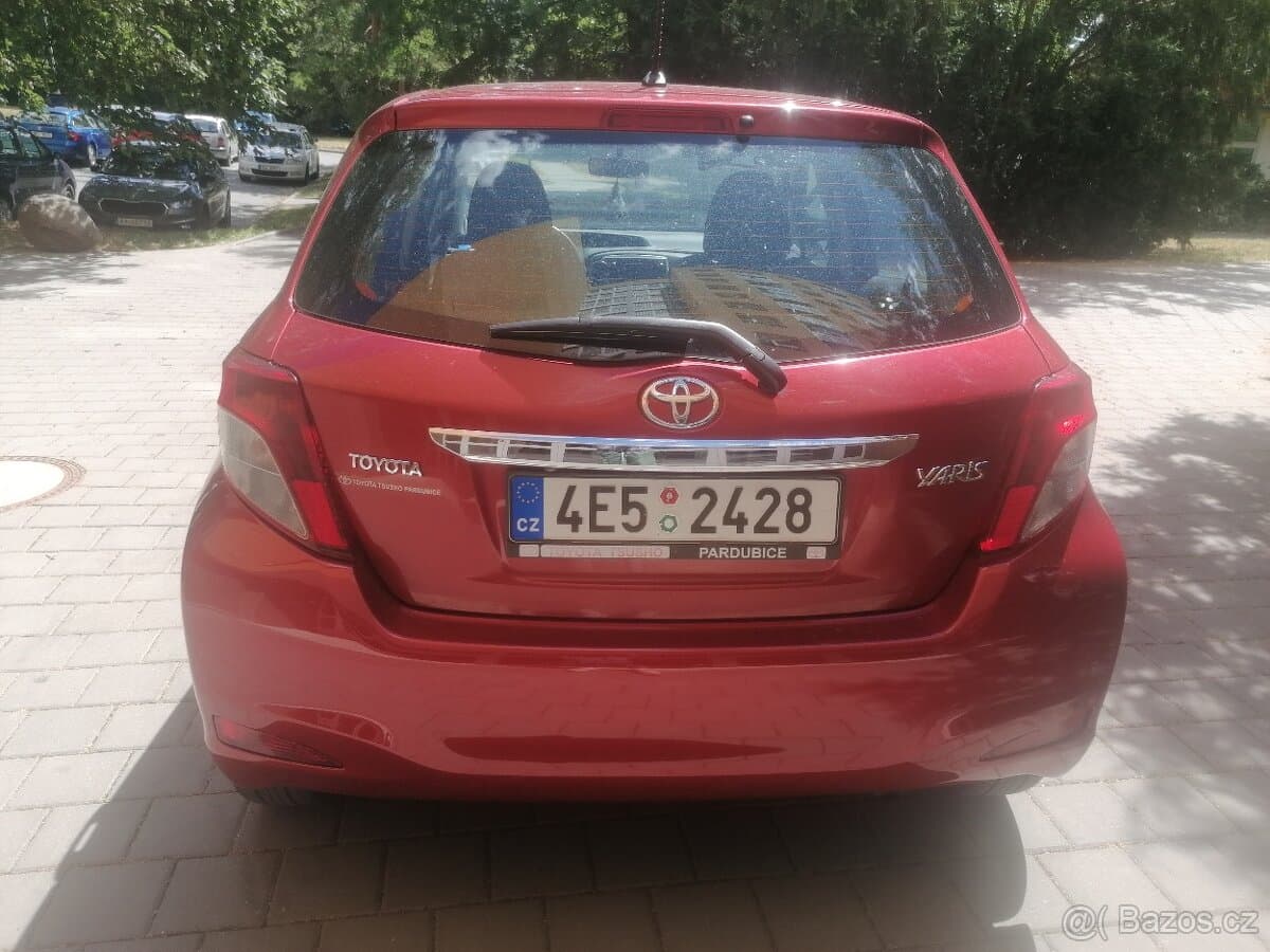 2012 Toyota YARIS - 5