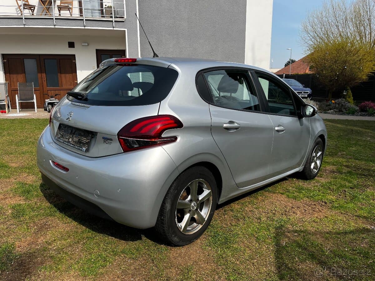 2016 Peugeot 208 - 5