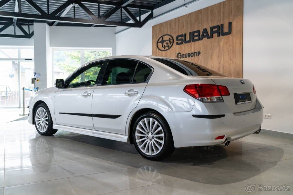 2010 Subaru LEGACY - 5