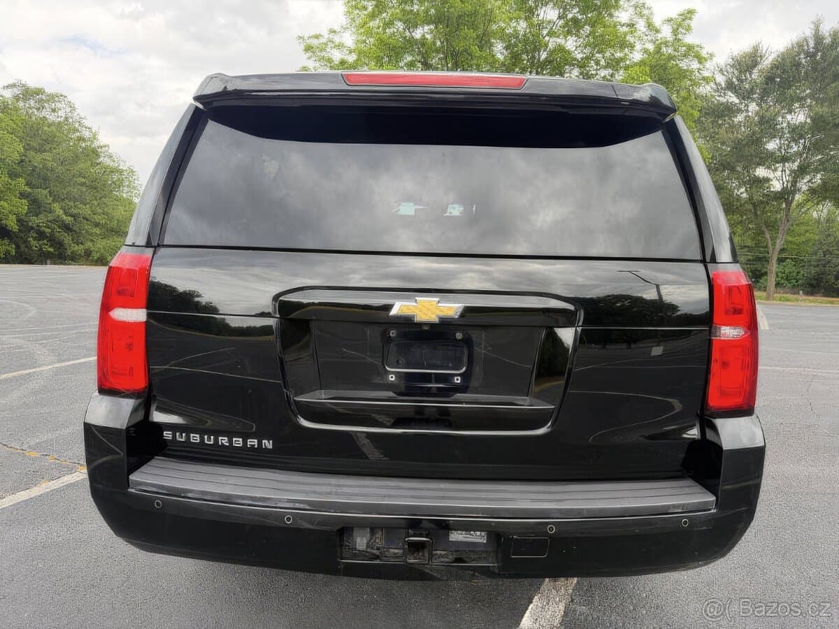 2016 Chevrolet SUBURBAN - 5