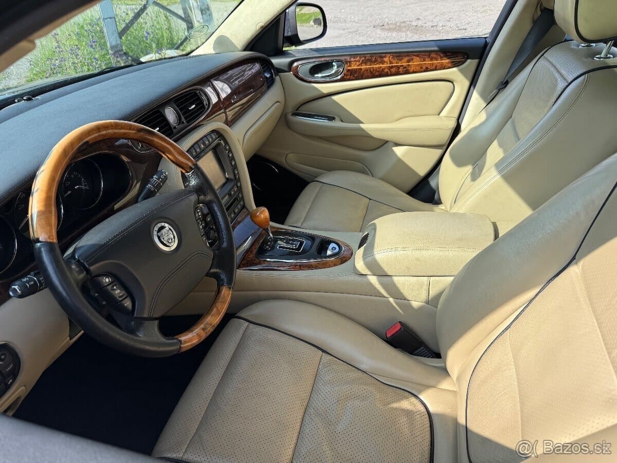 2009 Jaguar XJ - 5