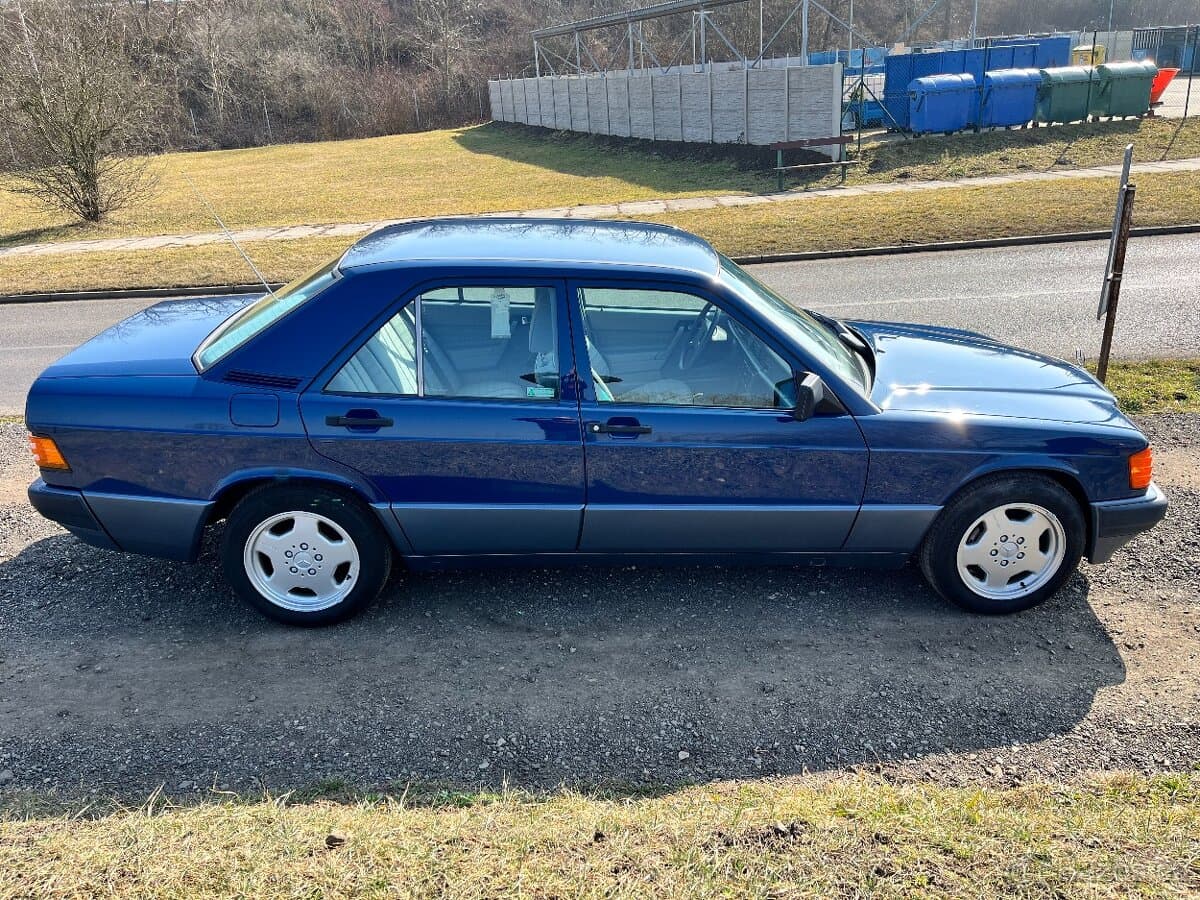1990 Mercedes-Benz 190 - 5