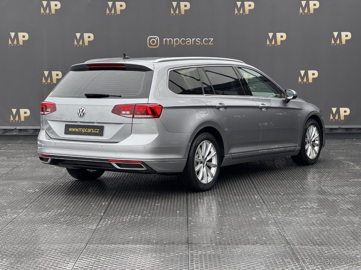 2020 Volkswagen PASSAT - 5