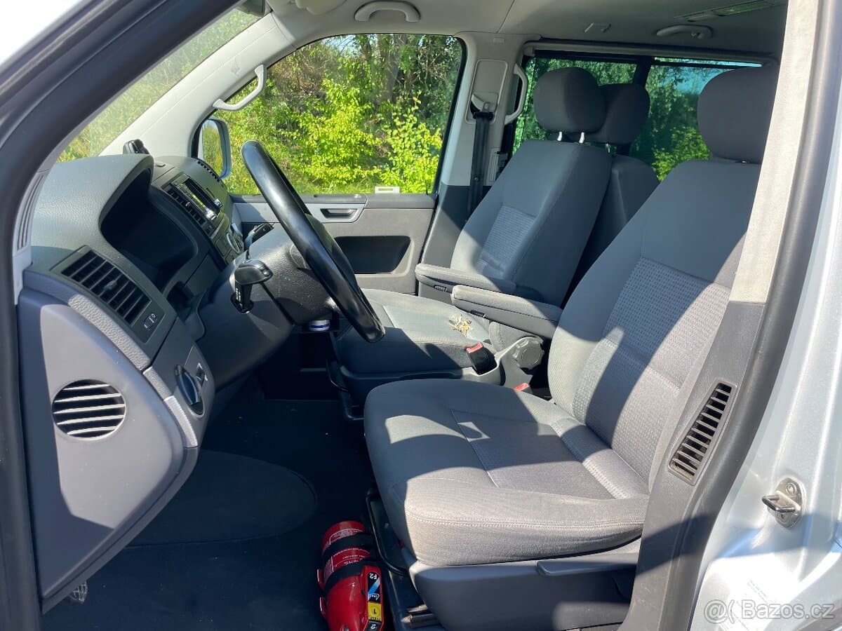 2004 Volkswagen MULTIVAN - 5