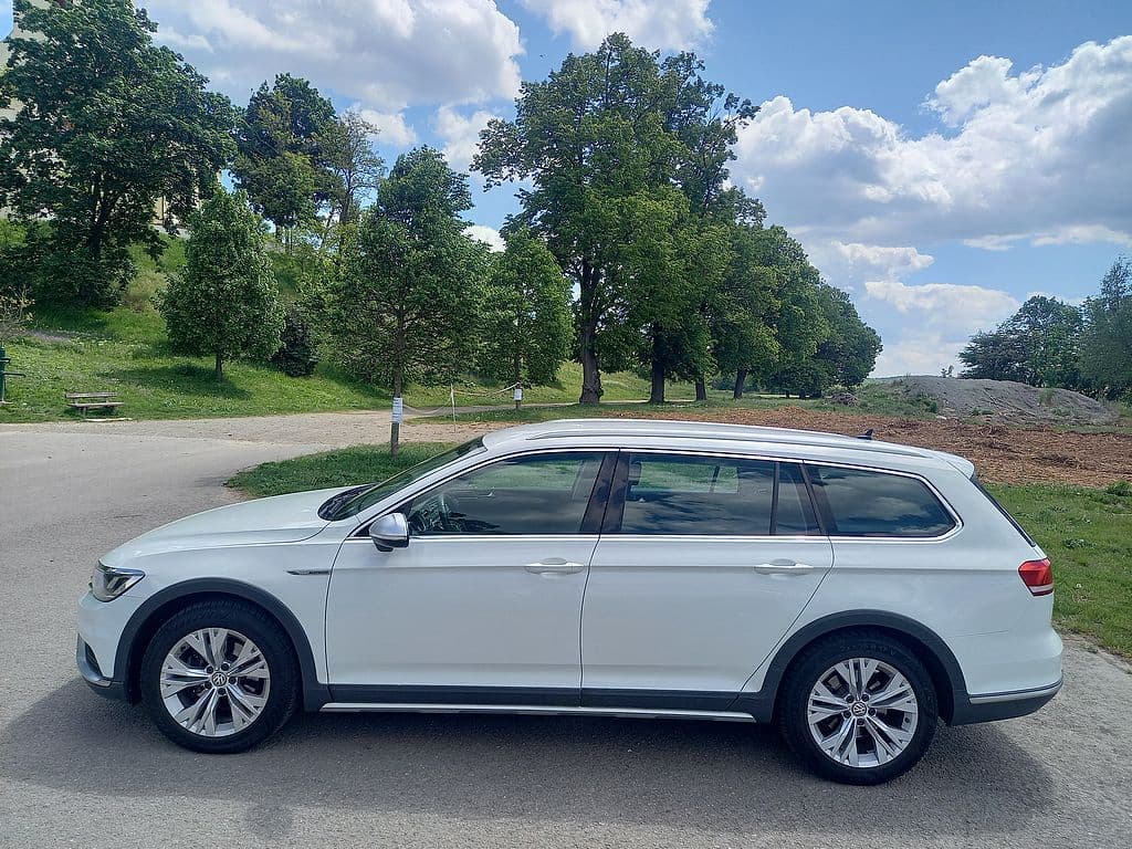 2016 Volkswagen PASSAT - 5