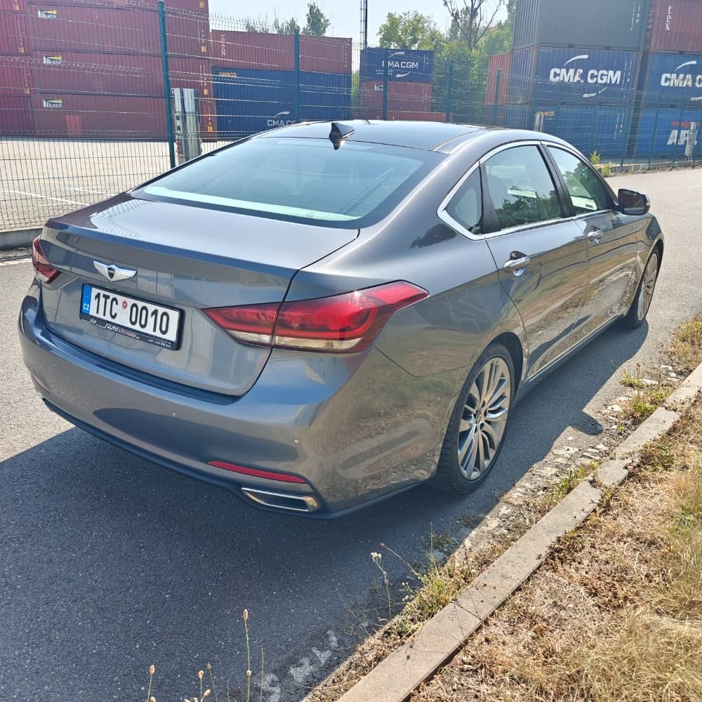 2015 Hyundai GENESIS - 5