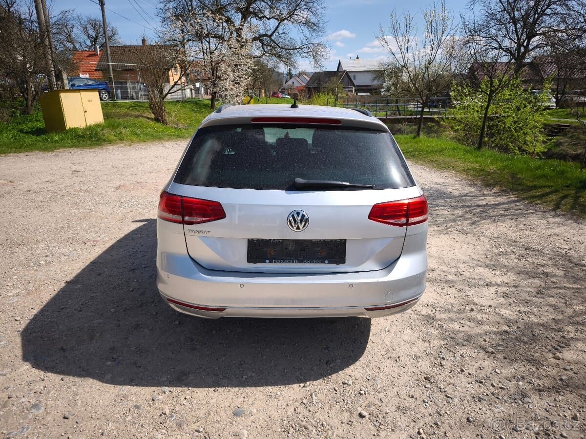 2018 Volkswagen PASSAT - 5