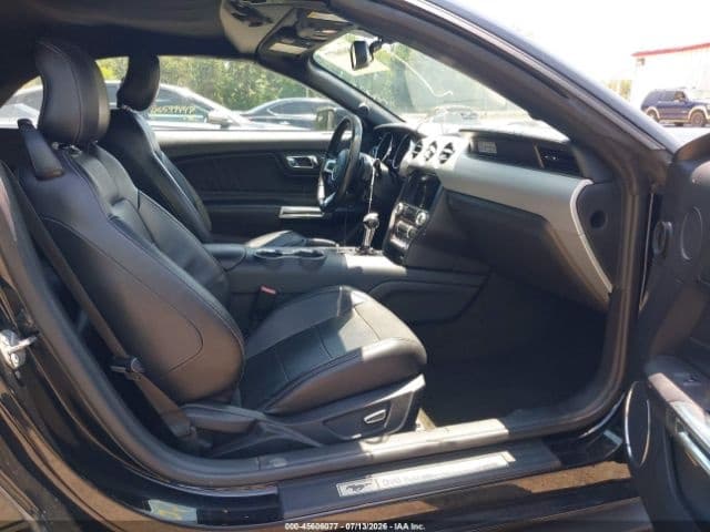 2017 Ford MUSTANG - 5