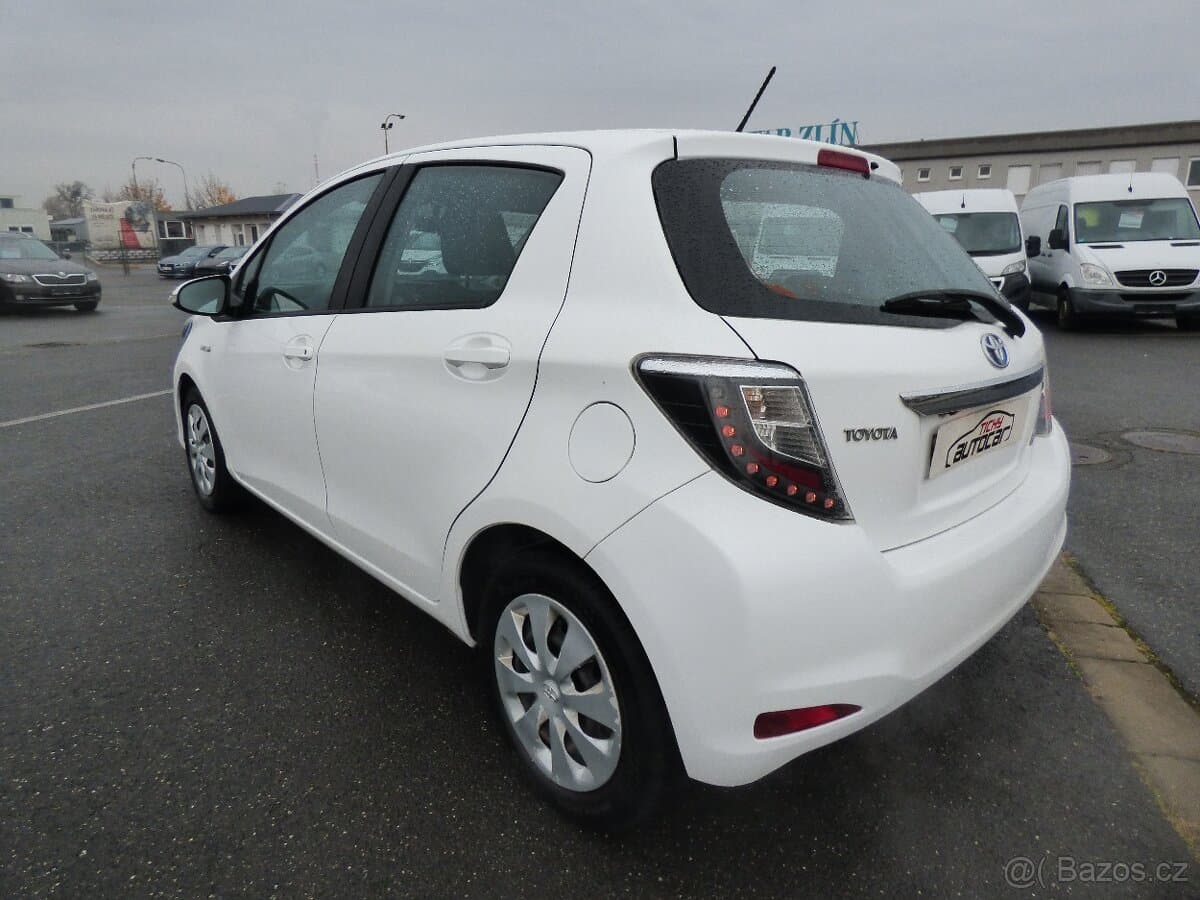 2013 Toyota YARIS - 5