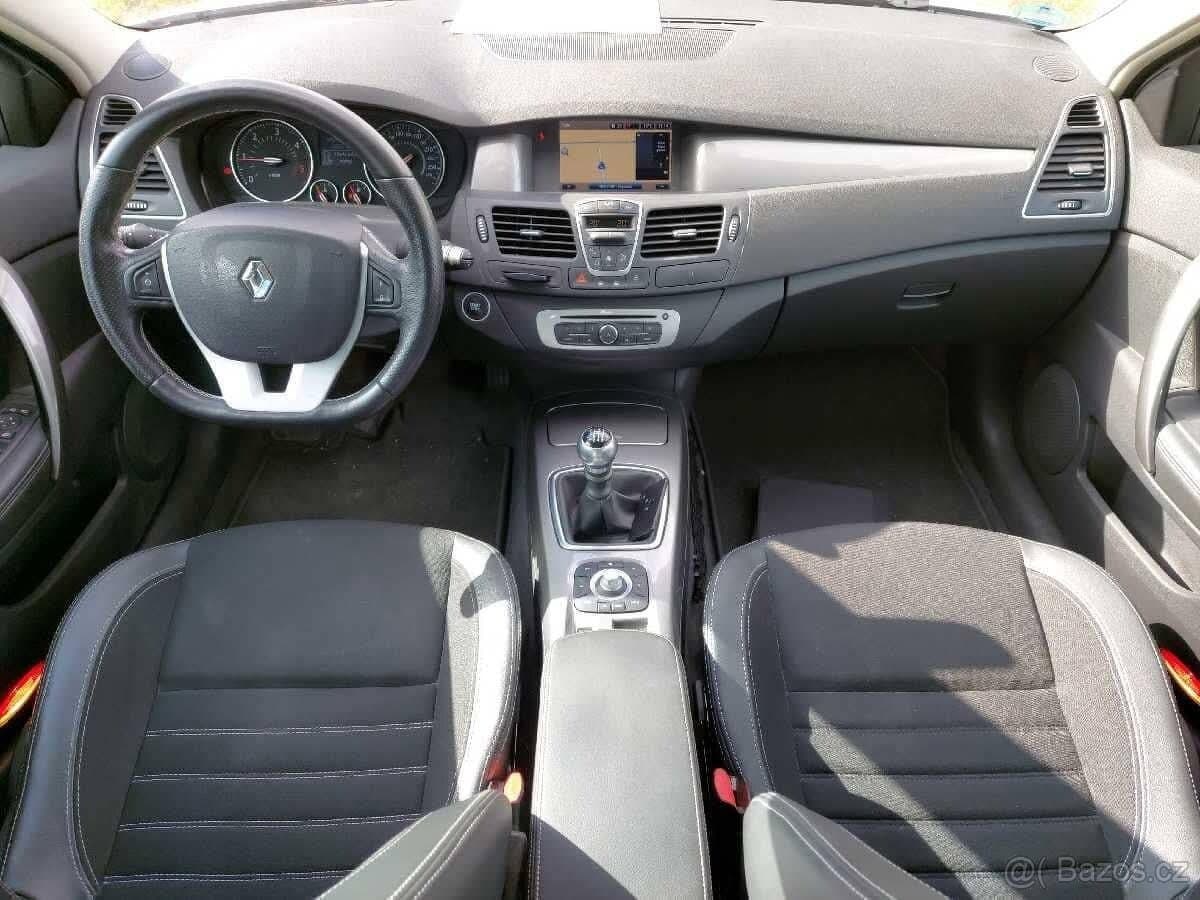 Renault LAGUNA - 5